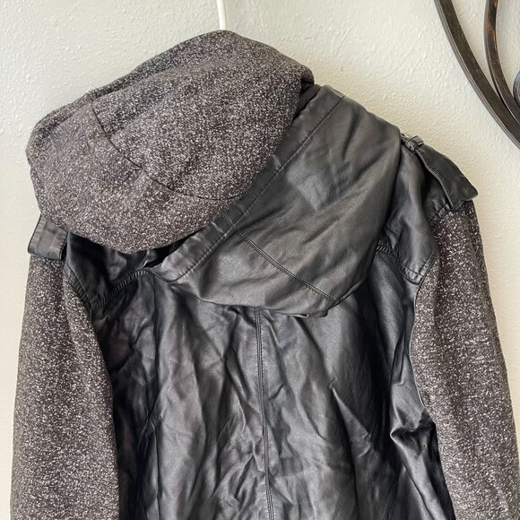 PD&C Mens Large Black Vegan Leather Jacket W/ Removable Hood & Knit Sleeves - Picture 9 of 16